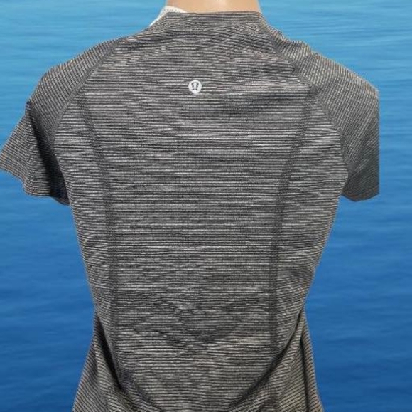 Lululemon blouse - Picture 2 of 4